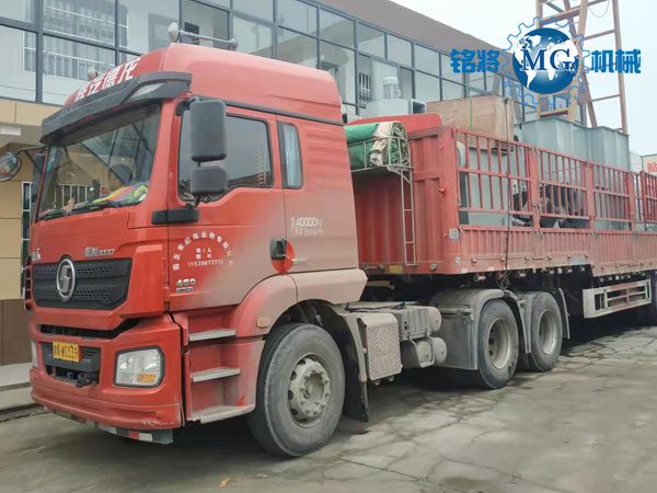 ������a(ch��n)30�f��ȫ�ԄӸɷ�ɰ�{���a(ch��n)���b܇�F(xi��n)��